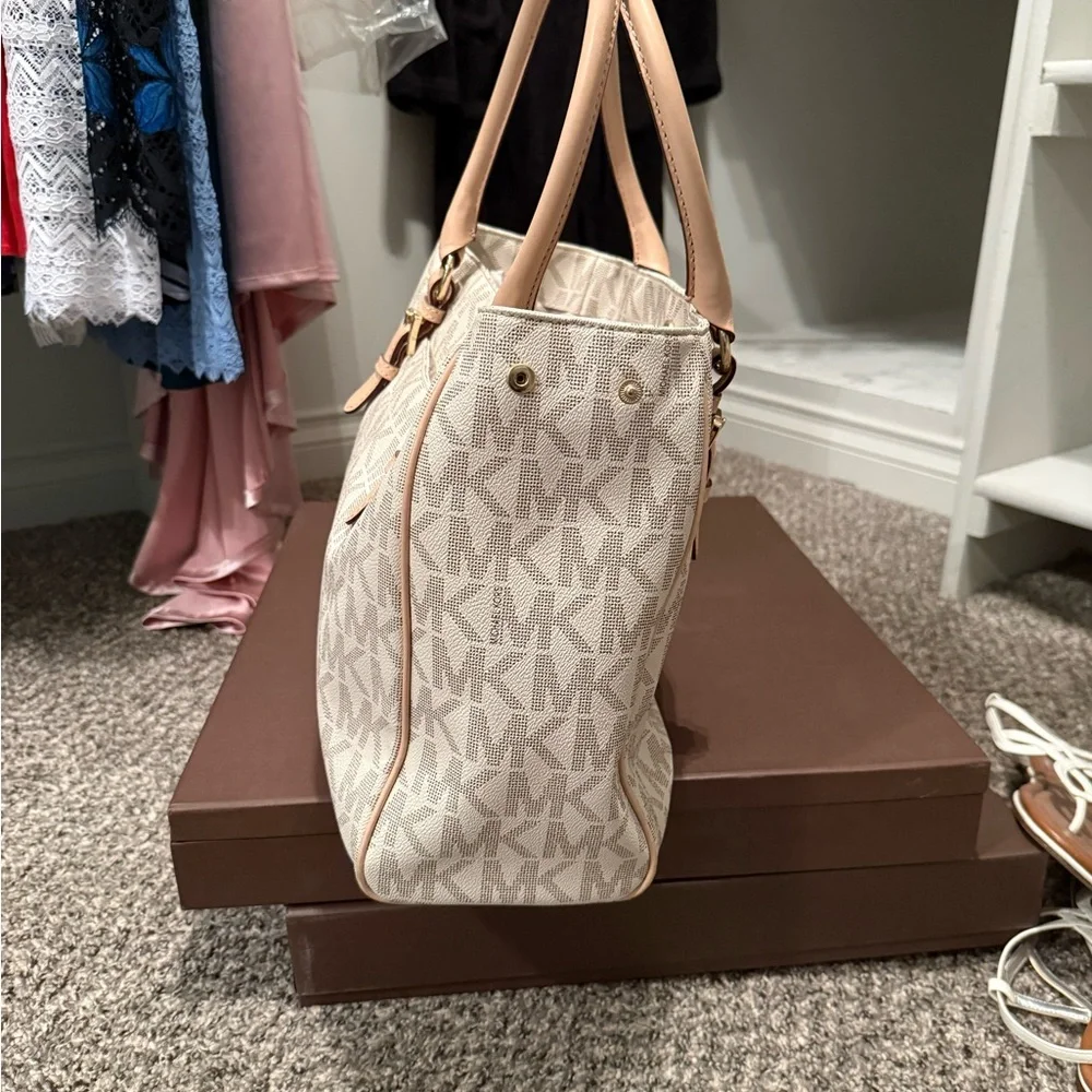 Michael Kors Cream and Tan Logo Tote - Picture 5 of 6